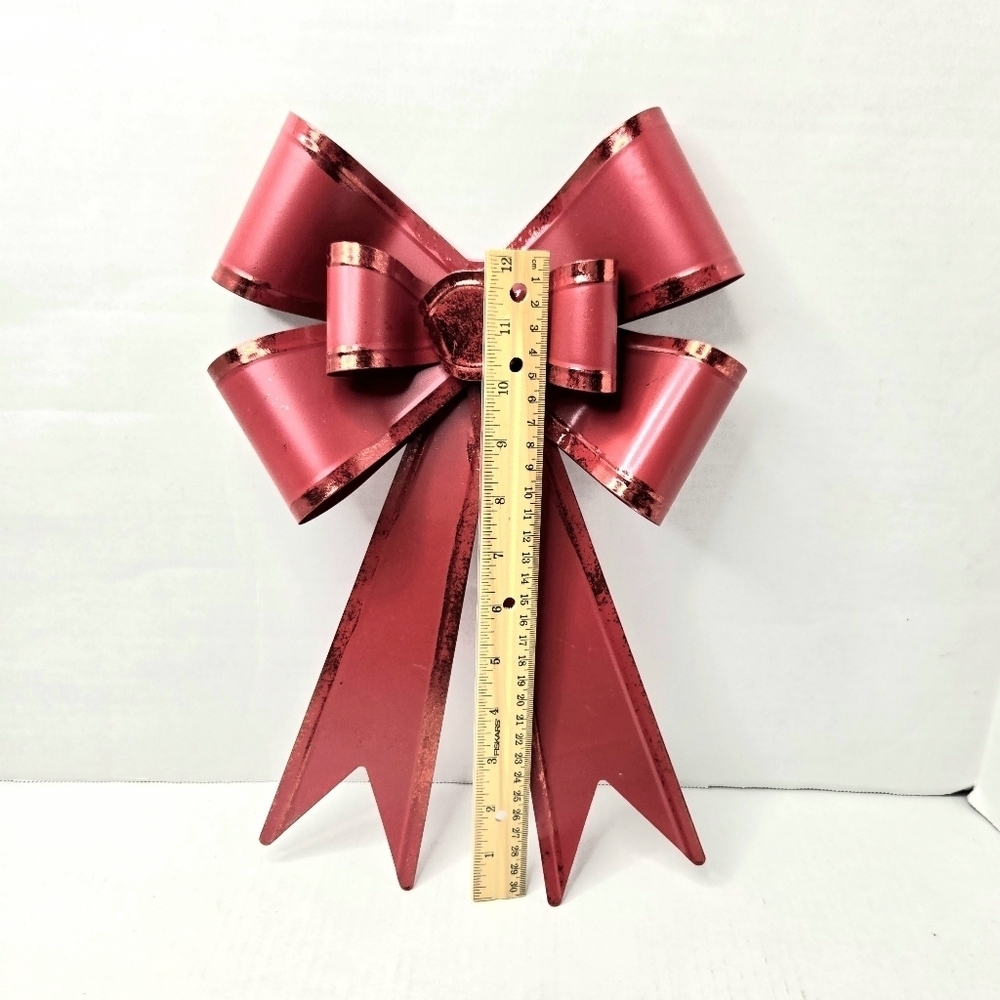 Set of Three Metal Bows, Red. - Picture 10 of 10